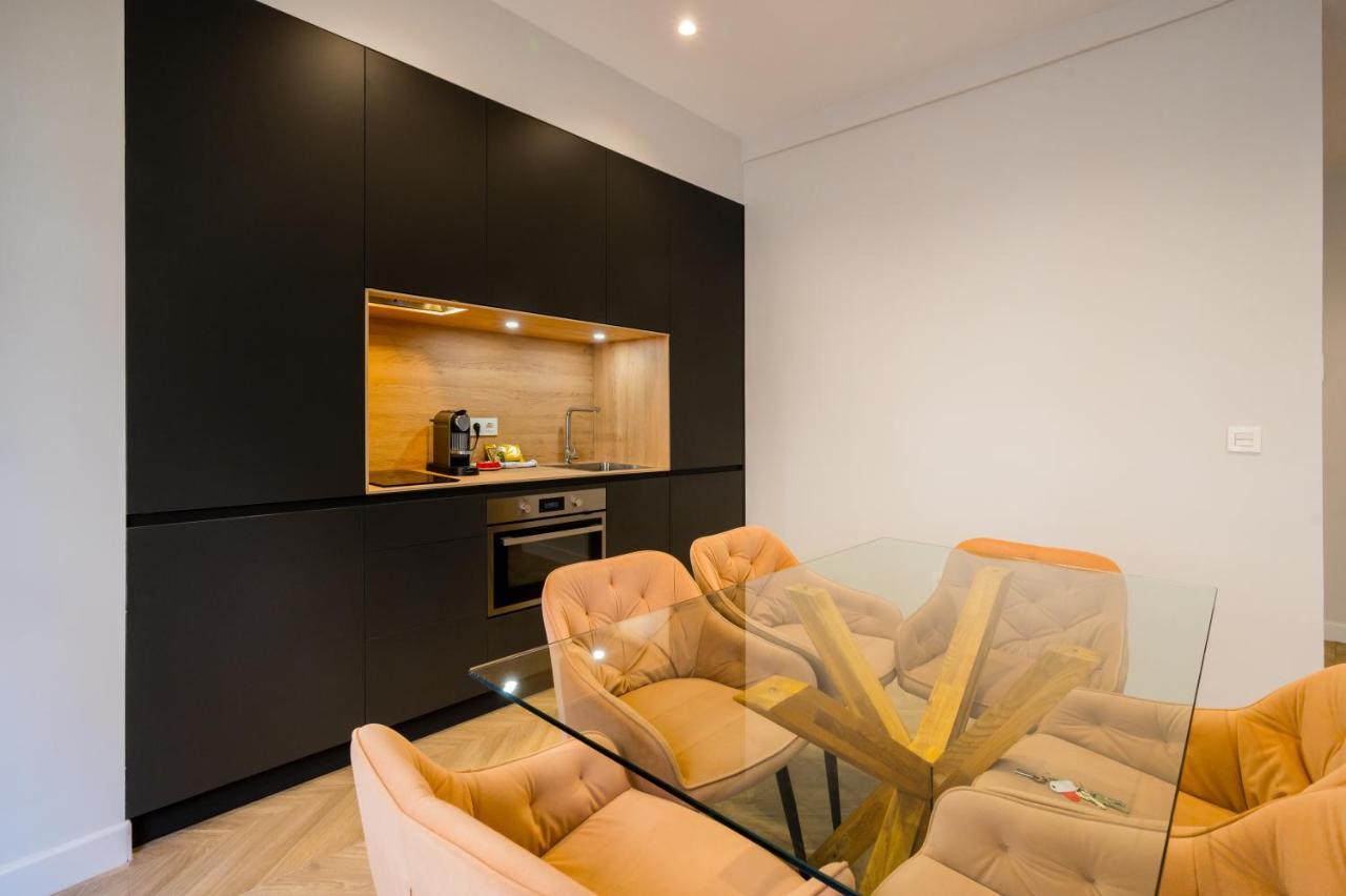 Elegant - 2 Bd 1 Bth - Center Appartement *