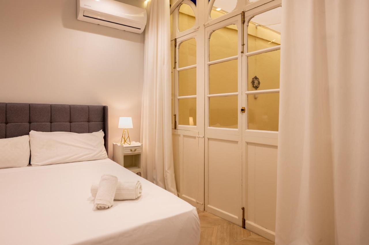 Elegant - 2 Bd 1 Bth - Center